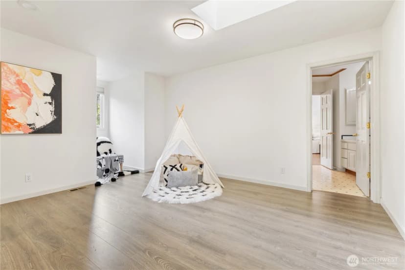 Property photo for 5757 168th Pl Se, Bellevue photo 27