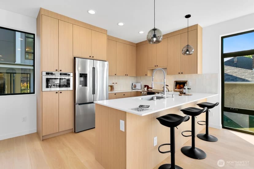 Property photo for 2035 Nw 61st Street #b, Seattle photo 11