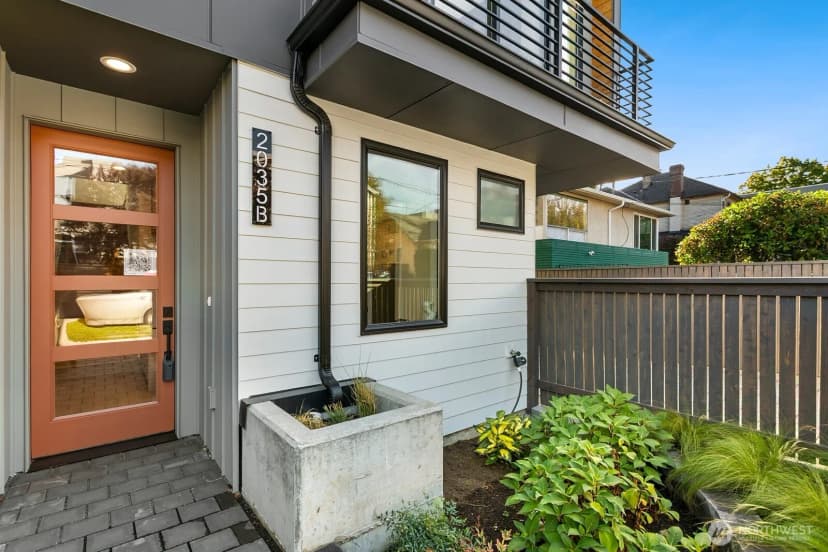 Property photo for 2035 Nw 61st Street #b, Seattle photo 2