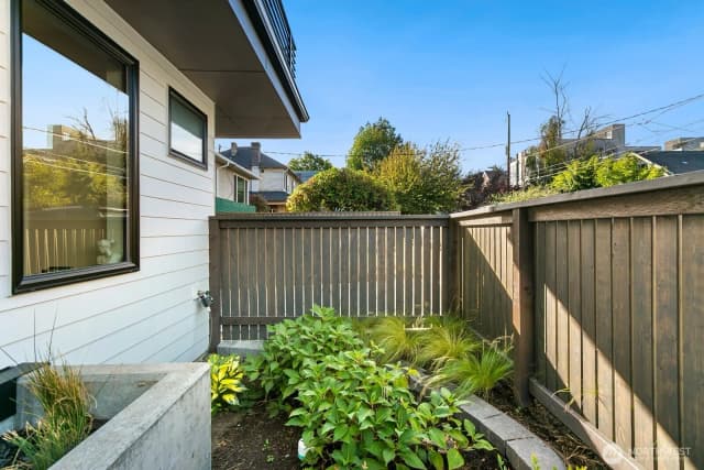 Property photo for 2035 Nw 61st Street #b, Seattle photo 3