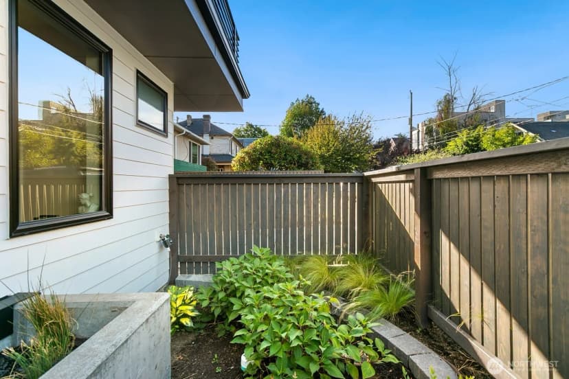 Property photo for 2035 Nw 61st Street #b, Seattle photo 3