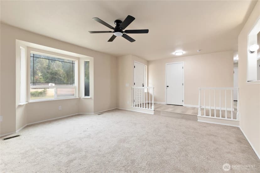 Property photo for 602 Factory Street Se, Orting photo 5