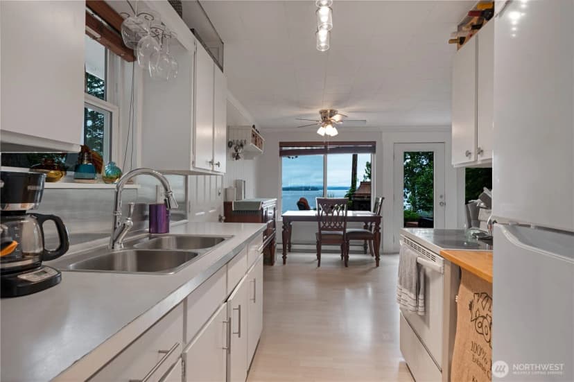 Property photo for 1321 E Madrona Boulevard Nw, Lakebay photo 7