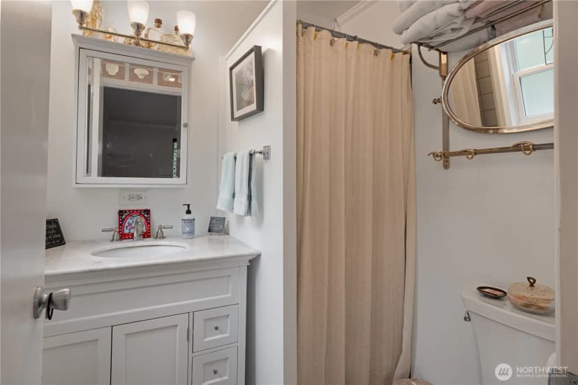 Property photo for 1321 E Madrona Boulevard Nw, Lakebay photo 12