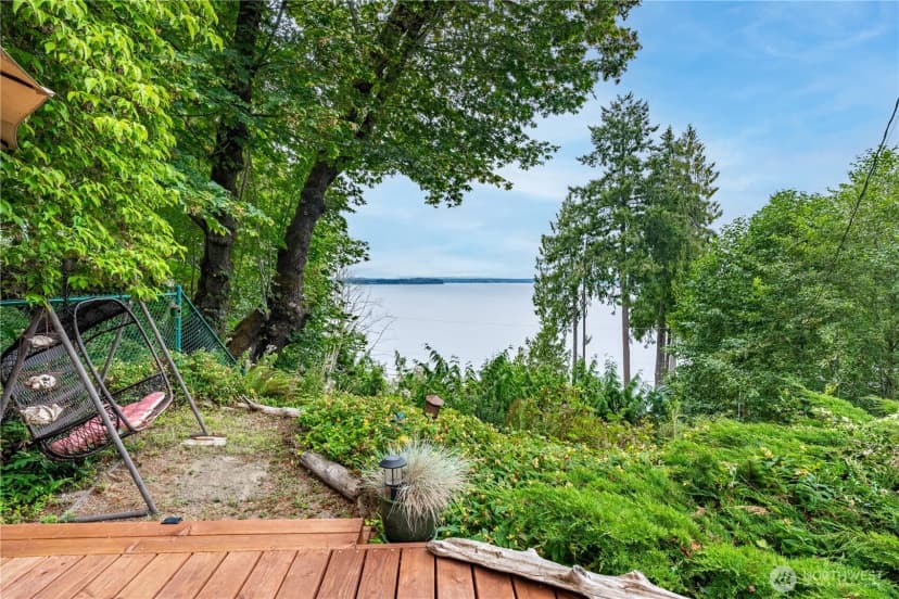 Property photo for 1321 E Madrona Boulevard Nw, Lakebay photo 2