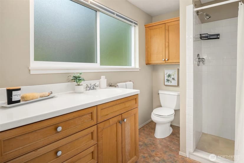 Property photo for 12456 Se 26th Place, Bellevue photo 11
