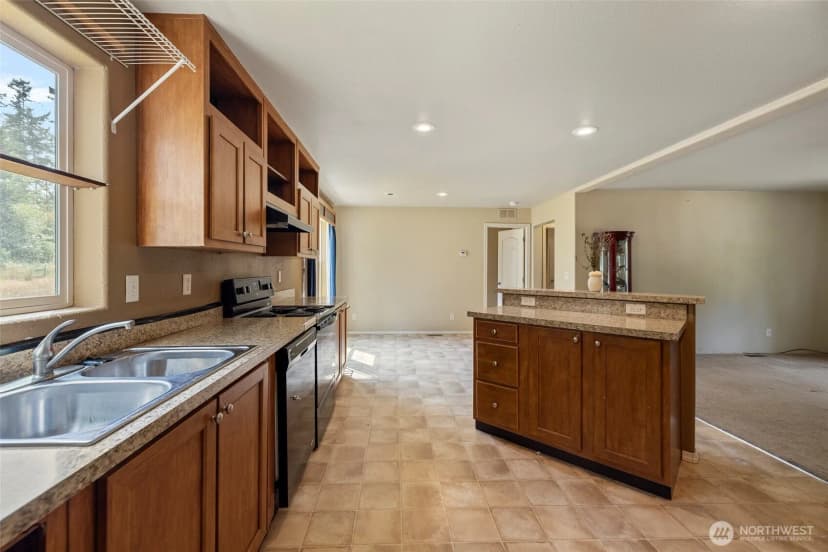 Property photo for 164 Sleeper Road, Oak Harbor photo 10