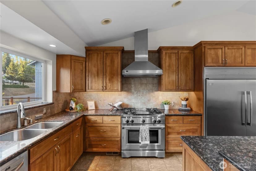 Property photo for 11086 25th Avenue Sw, Seattle photo 8