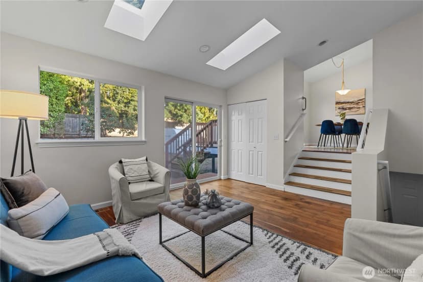 Property photo for 11086 25th Avenue Sw, Seattle photo 19