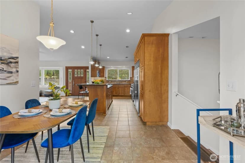 Property photo for 11086 25th Avenue Sw, Seattle photo 17