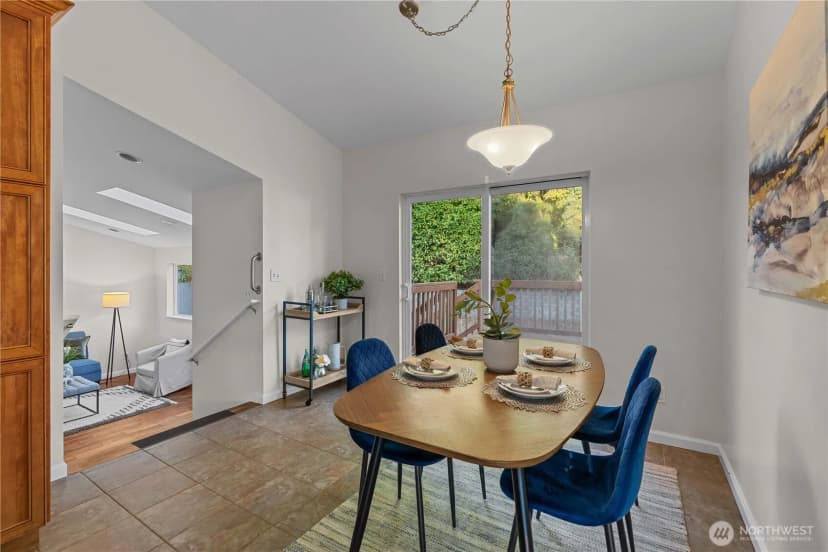 Property photo for 11086 25th Avenue Sw, Seattle photo 18