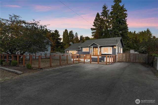 Property photo for 11086 25th Avenue Sw, Seattle
