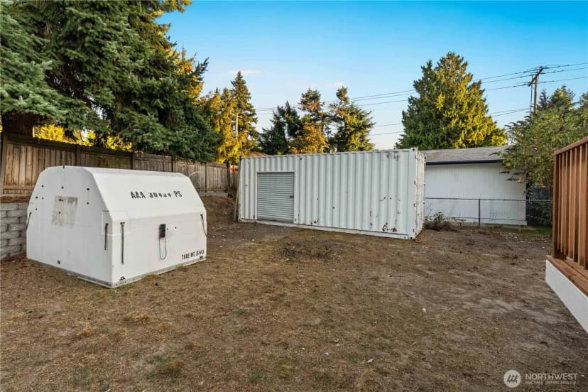 Property photo for 11086 25th Avenue Sw, Seattle photo 31