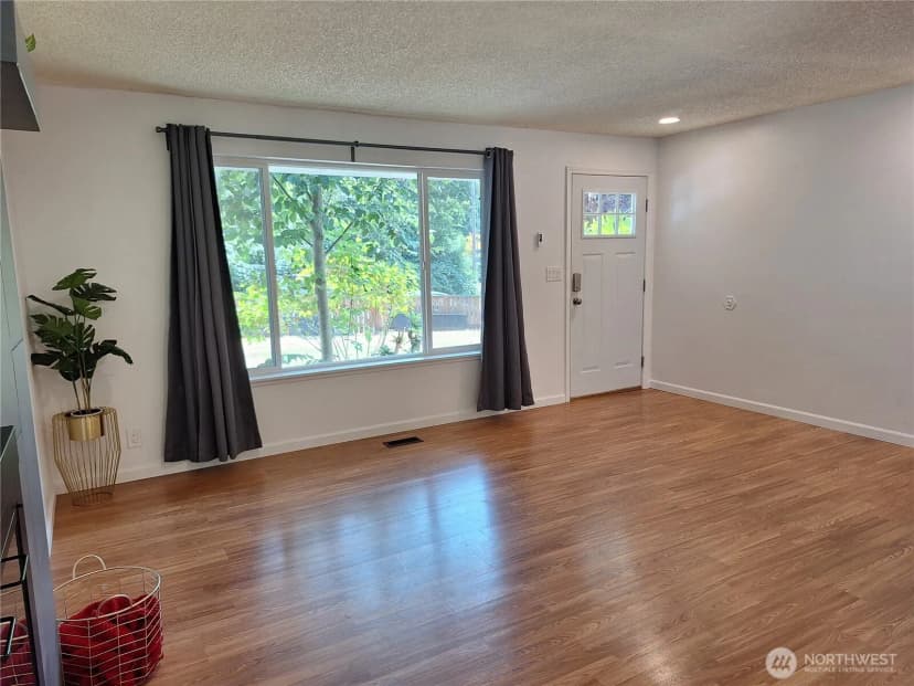 Property photo for 27439 141st Avenue Se, Kent photo 14