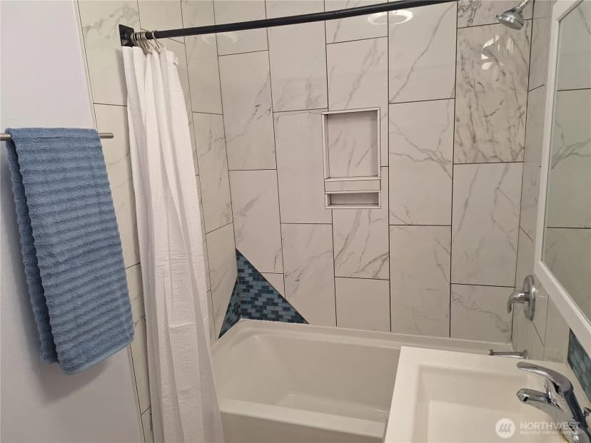 Property photo for 27439 141st Avenue Se, Kent photo 24