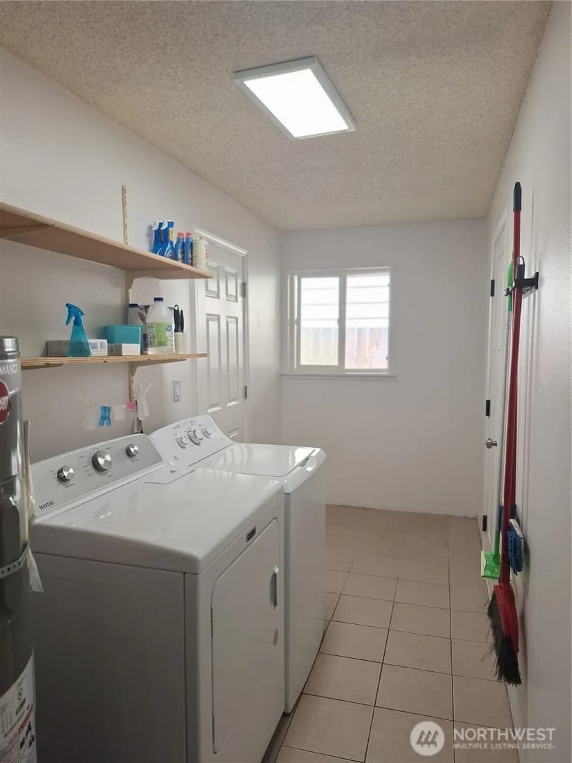 Property photo for 27439 141st Avenue Se, Kent photo 13