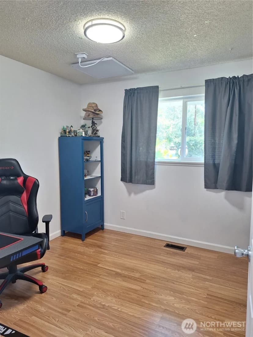 Property photo for 27439 141st Avenue Se, Kent photo 22