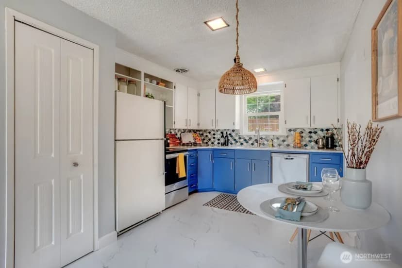 Property photo for 2602 Ne 133rd Street, Seattle photo 12