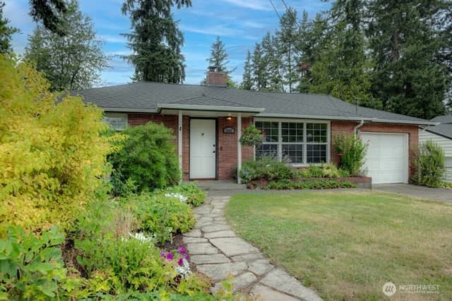 Property photo for 2602 Ne 133rd Street, Seattle