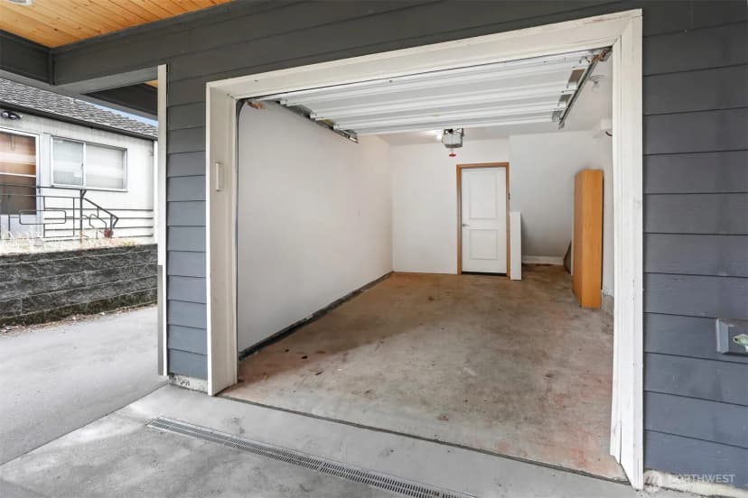 Property photo for 516 B N 46th Street, Seattle photo 23