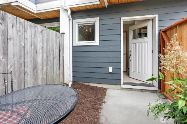 Property photo for 516 B N 46th Street, Seattle