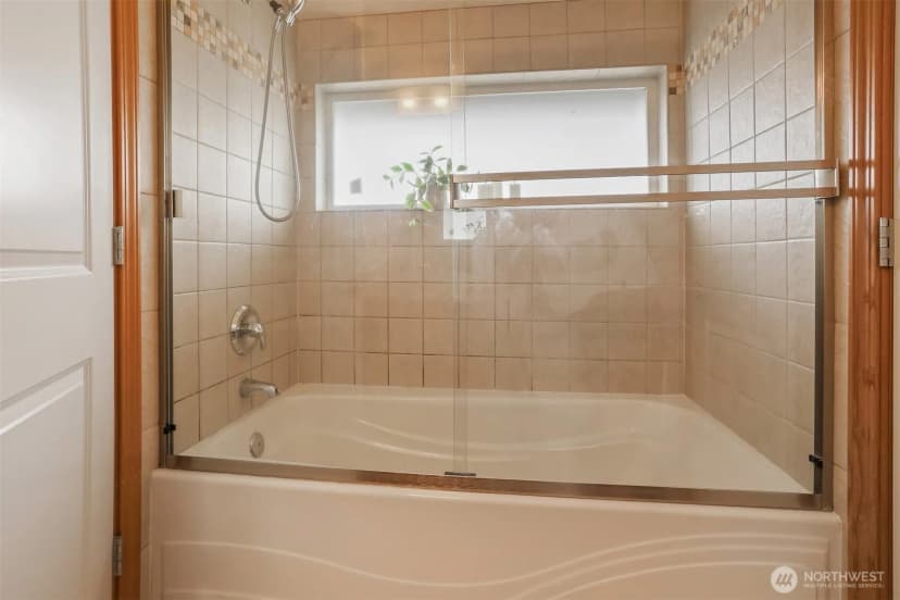 Property photo for 516 B N 46th Street, Seattle photo 19