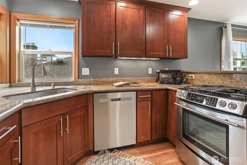 Property photo for 516 B N 46th Street, Seattle photo 9
