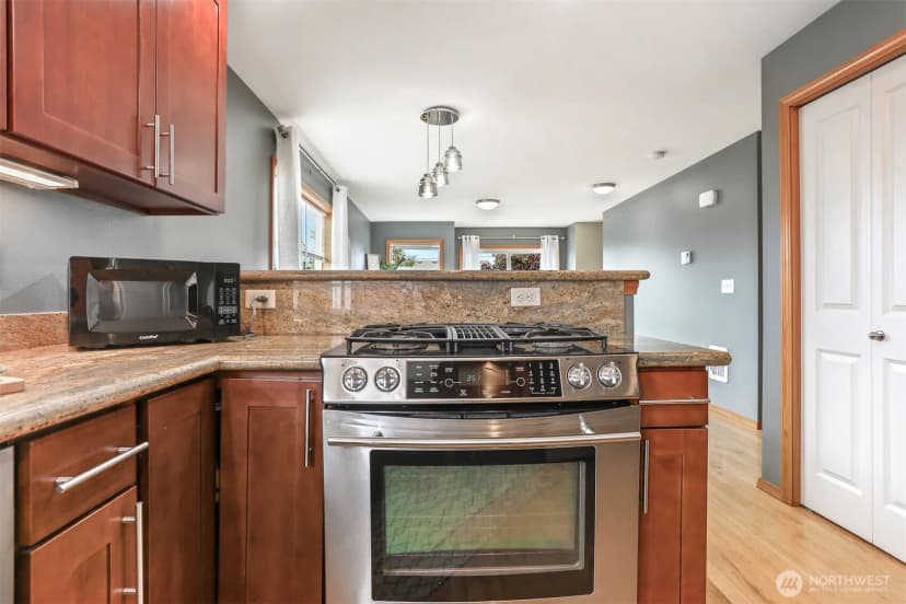 Property photo for 516 B N 46th Street, Seattle photo 11
