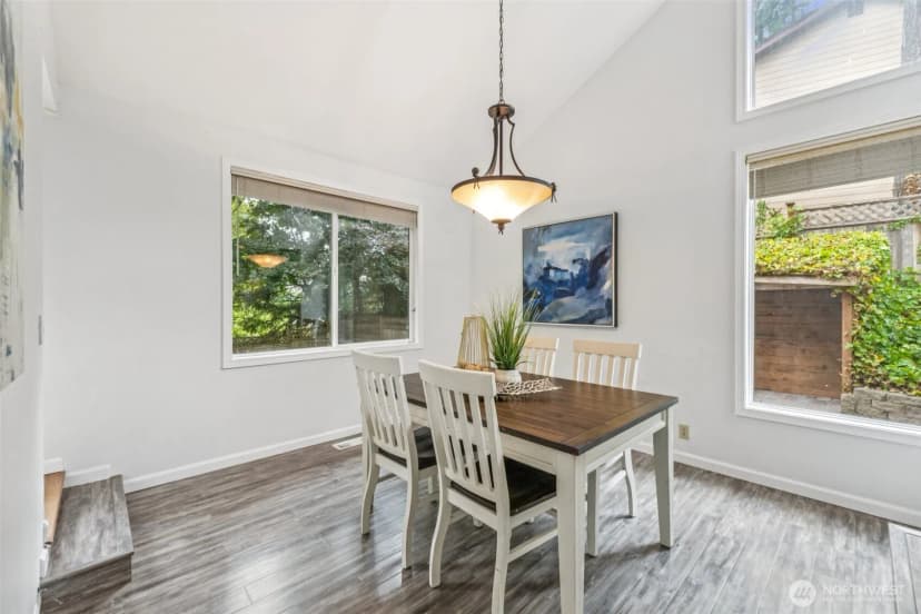 Property photo for 330 221st Street Se, Bothell photo 9