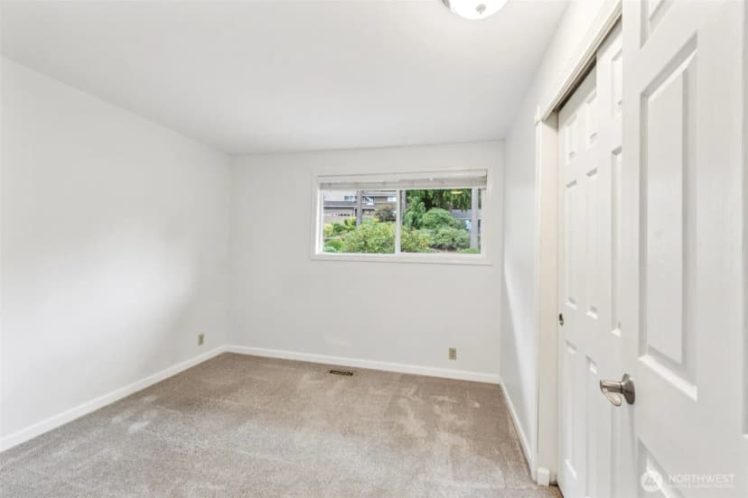 Property photo for 330 221st Street Se, Bothell photo 22