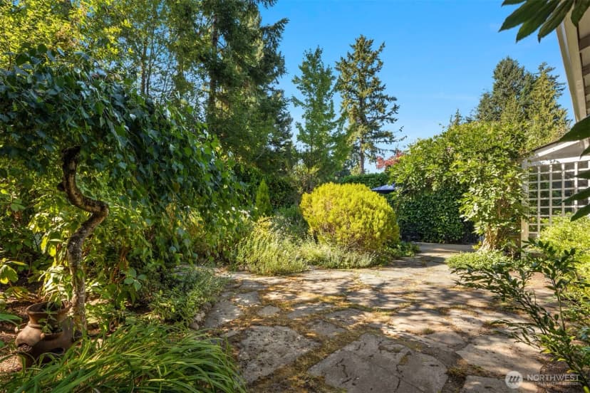 Property photo for 21647 Se 33rd Place, Sammamish photo 34