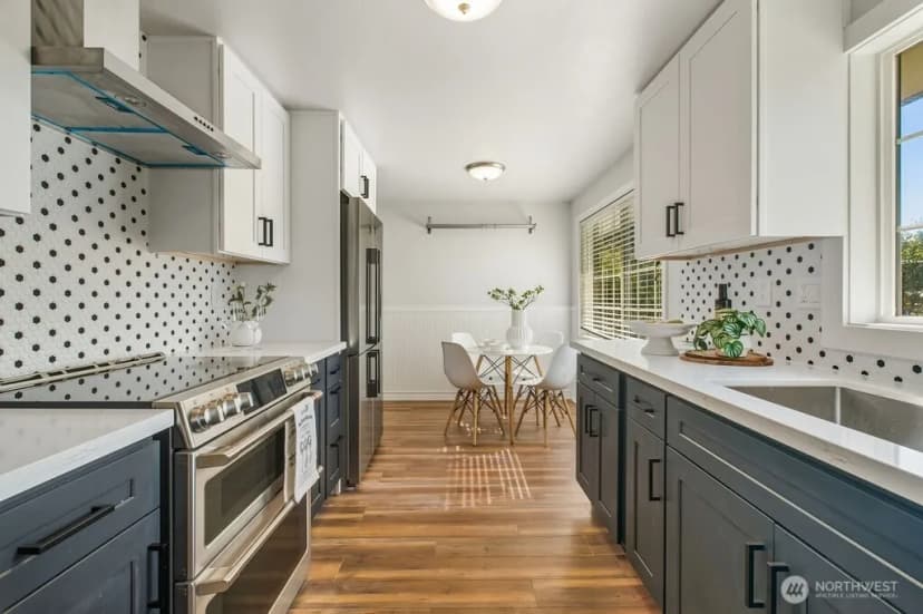 Property photo for 7814 28th Street W, University Place photo 7