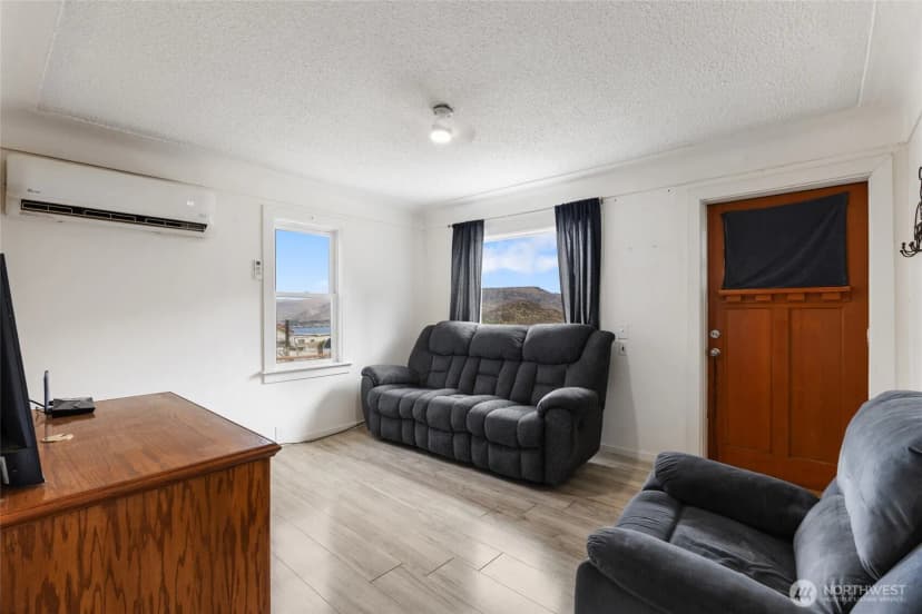 Property photo for 526 Wetzel Street, Grand Coulee photo 9