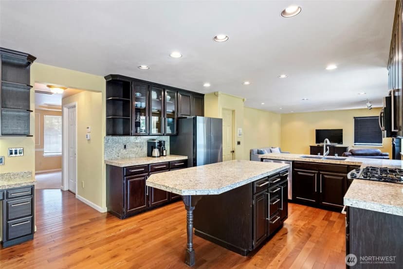 Property photo for 6404 Mccormick Woods Drive Sw, Port Orchard photo 8