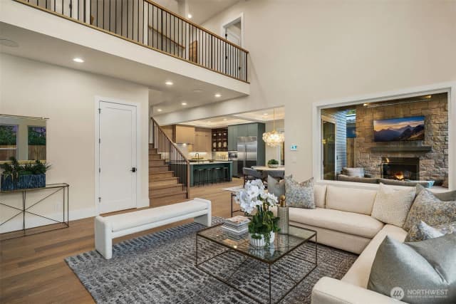 Property photo for 10788 Se 11th Street, Bellevue photo 4