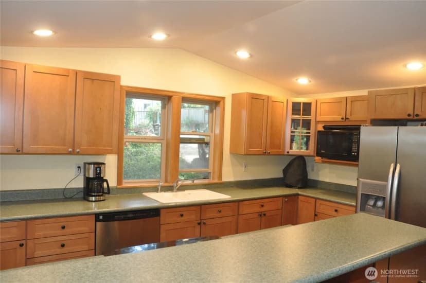 Property photo for 1940 Sw Dawson Street, Seattle photo 8