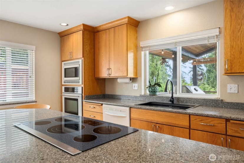 Property photo for 1000 Samish Way, Bellingham photo 9