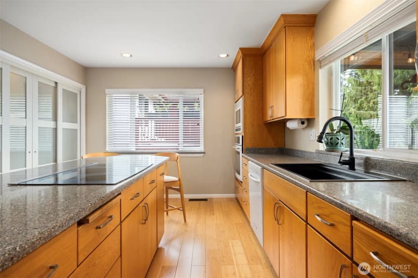 Property photo for 1000 Samish Way, Bellingham photo 10