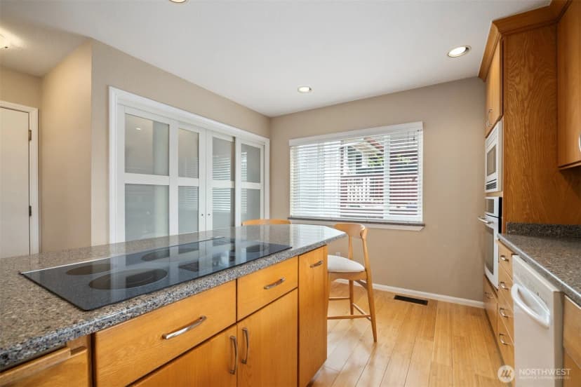 Property photo for 1000 Samish Way, Bellingham photo 12