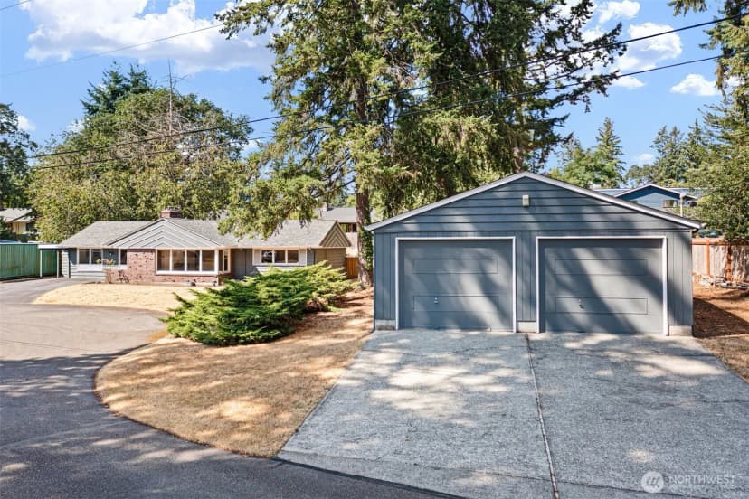 Property photo for 1 Alderwood Court Sw, Lakewood photo 2
