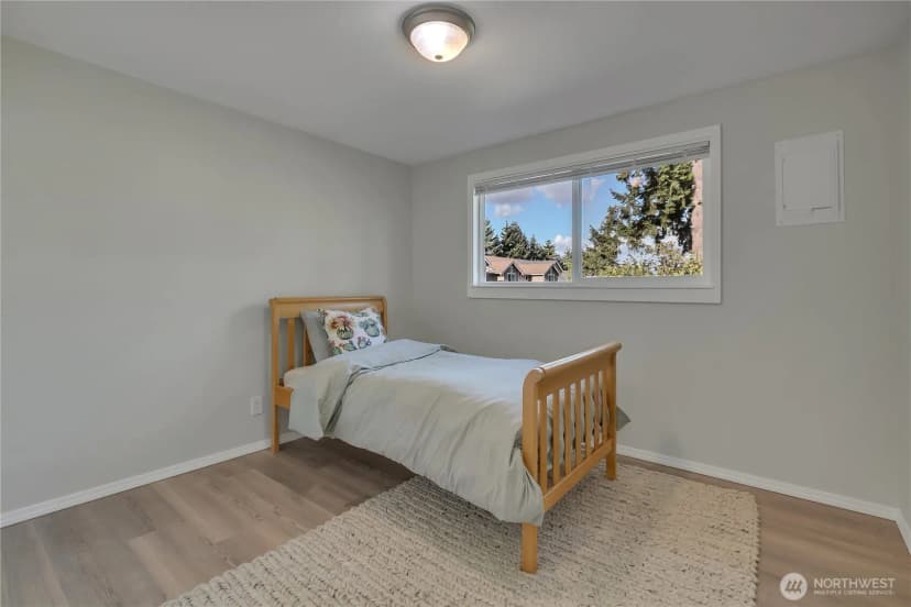 Property photo for 18720 4 Avenue S, Burien photo 13