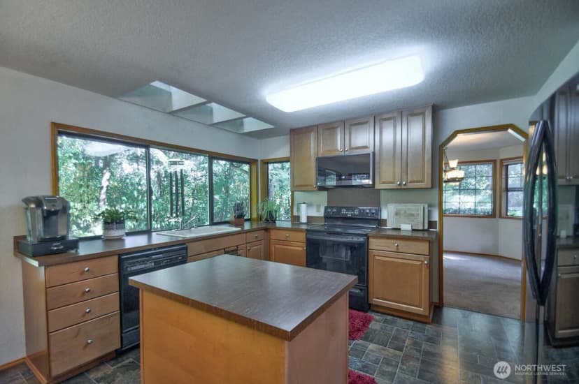 Property photo for 8935 Winners Court Se, Olympia photo 9