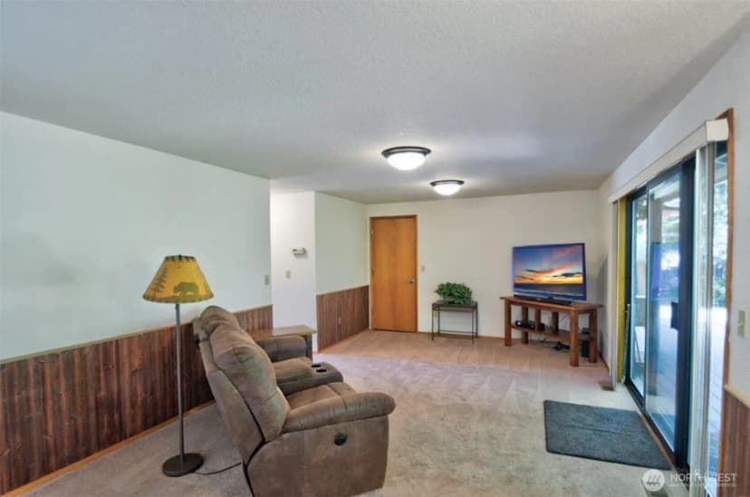Property photo for 8935 Winners Court Se, Olympia photo 14