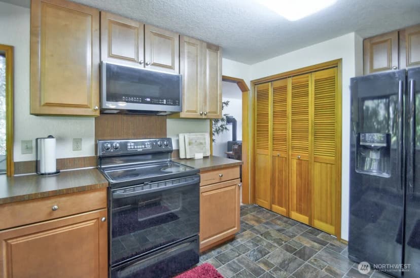 Property photo for 8935 Winners Court Se, Olympia photo 11
