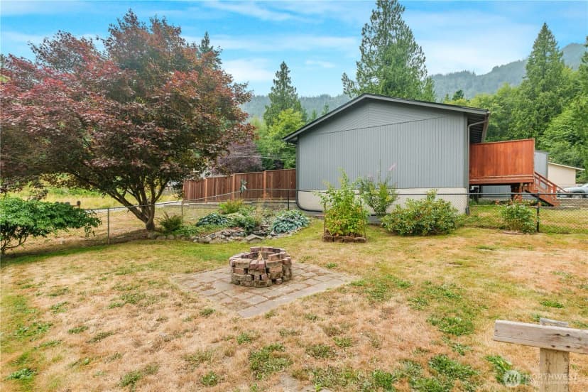 Property photo for 2984 Beaver Place Place, Sedro Woolley photo 3