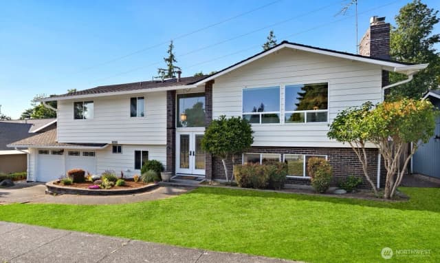 Property photo for 1832 Se 16th Place, Renton