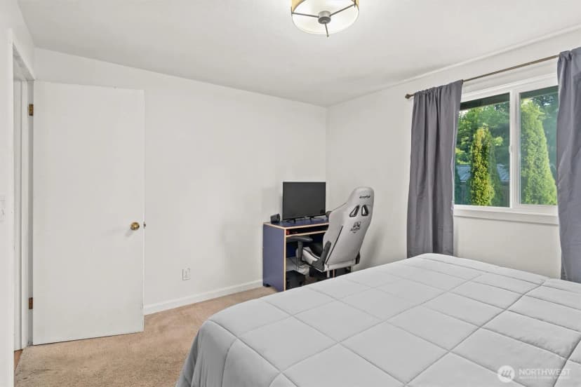 Property photo for 614 217th Street Sw, Bothell photo 14