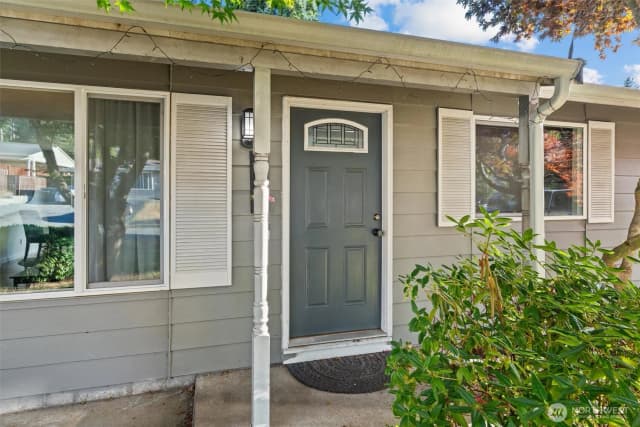 Property photo for 614 217th Street Sw, Bothell photo 2