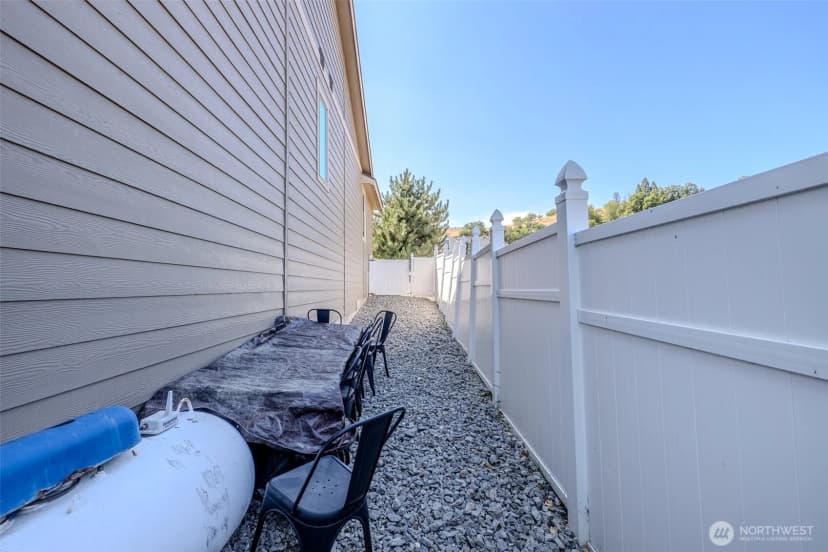 Property photo for 1413 Benoy Avenue, Wenatchee photo 32