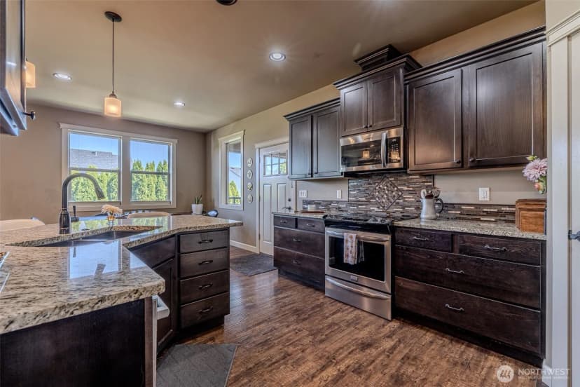 Property photo for 1413 Benoy Avenue, Wenatchee photo 16